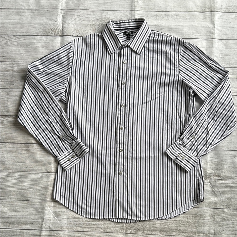 Apt. 9 Black and White Casual Button Down Shirt